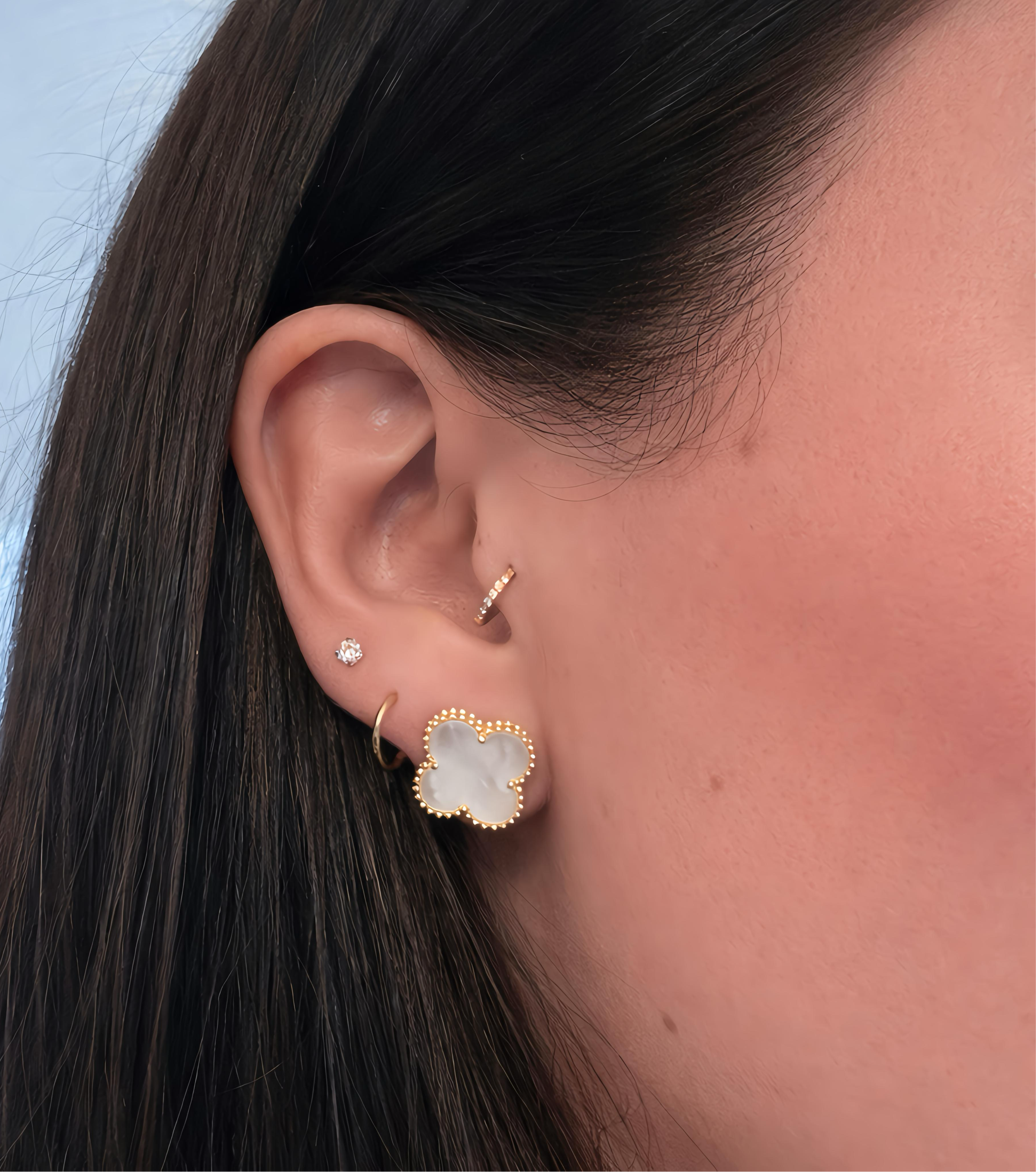 Boucles d’oreilles Flore nacre