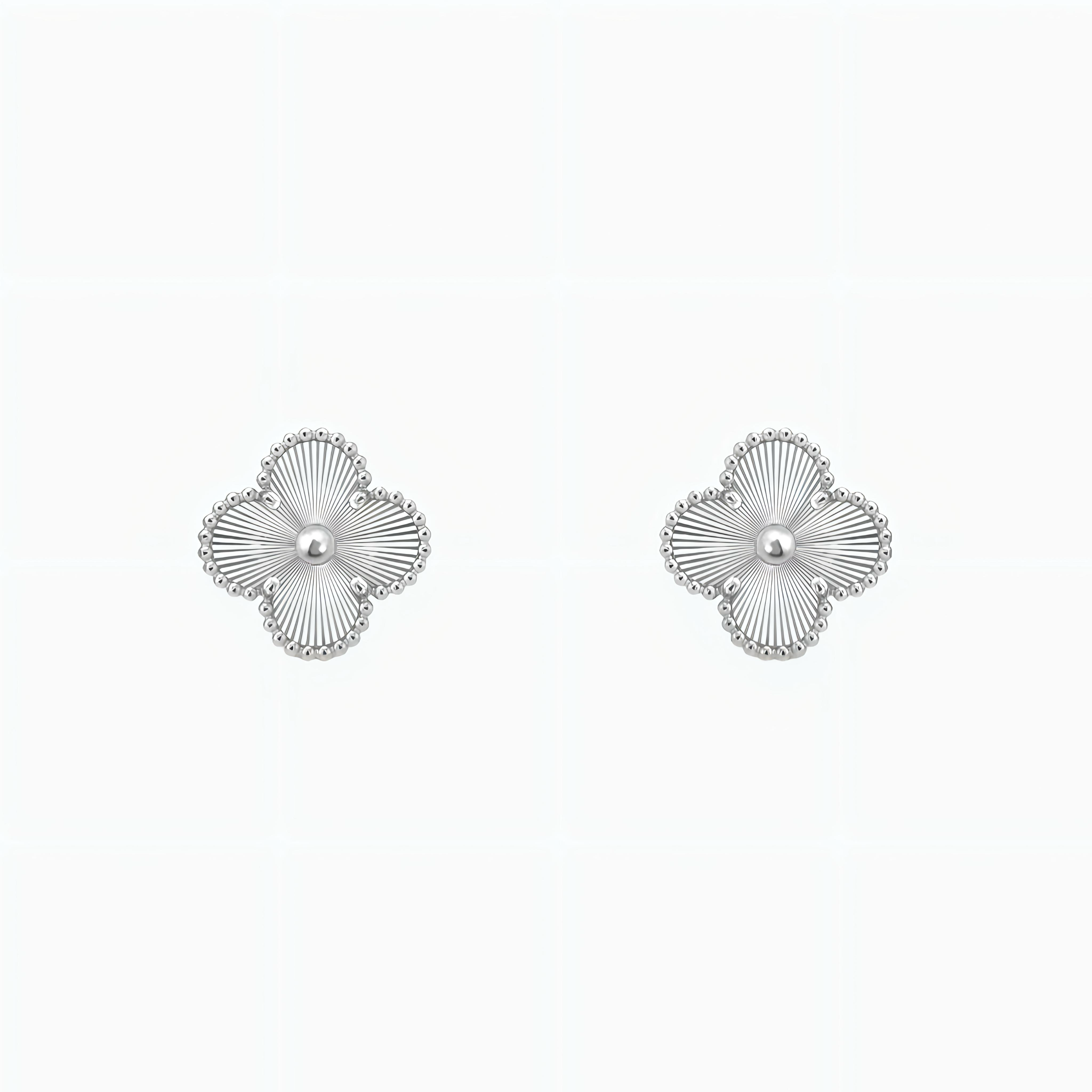 Boucles d’oreilles Trèfle gravé